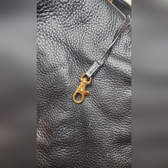 Michael Kors Black Leather Bedford Tassel Shoulder Bag - Picture 15 of 16